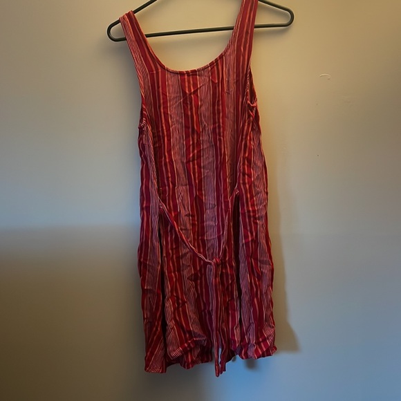 Striped red dress with buttons and belt - Picture 3 of 3